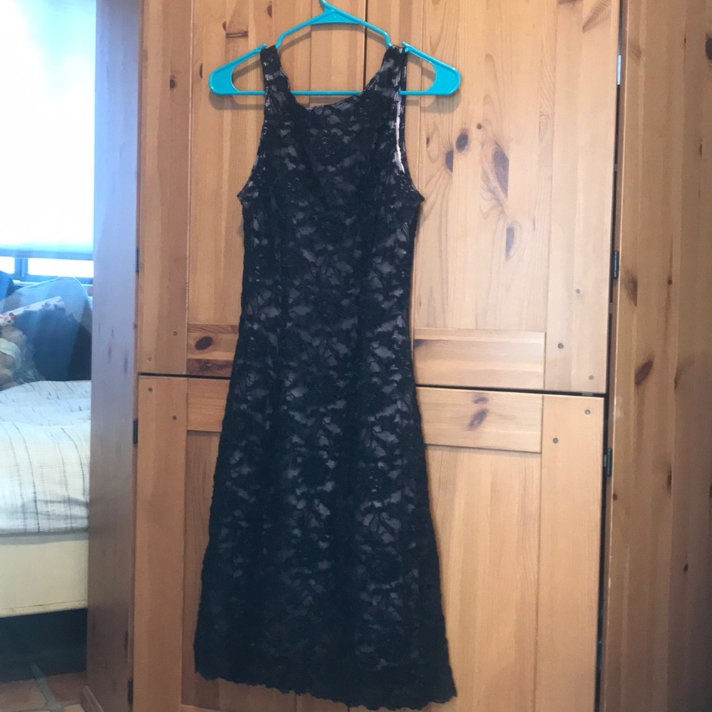 Mica black lace dress with pink lining
